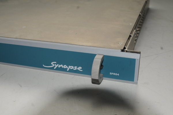 Axon Synapse SFR04 Dual AES/EBU Backup switcher (gebruikt)